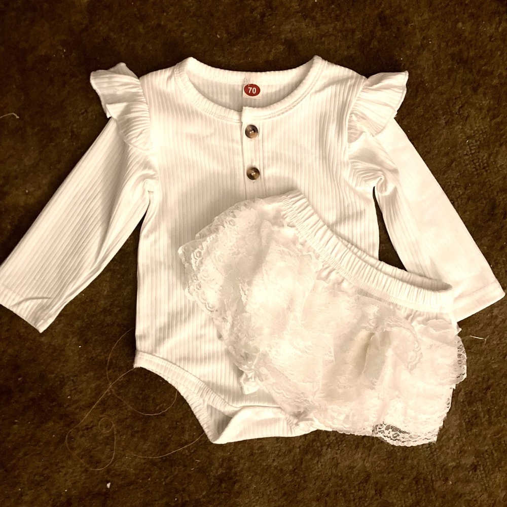 New without tags bundle of 2 pieces- onesie and diaper cover 6 to 9 months.